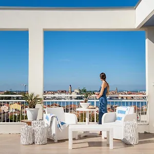 https://hotel-mediterraneo-sottomarina.hotelinveneto.com